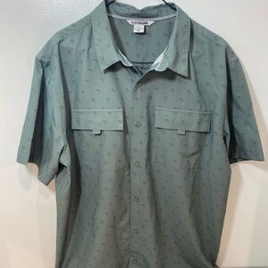 Casual Green Button Down Shirt with Classic Design